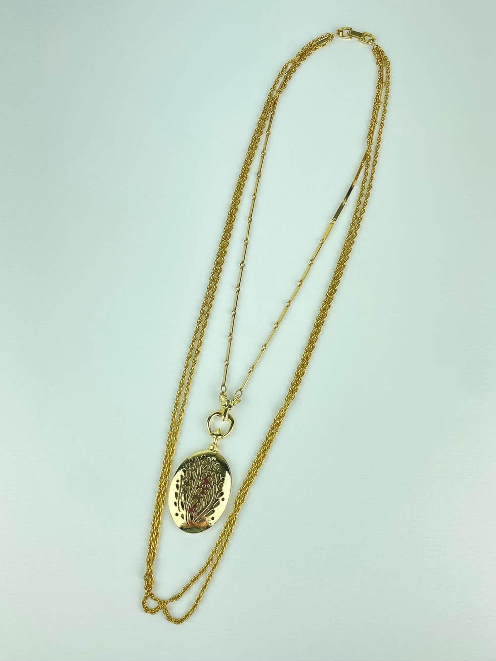 VTG Ornate 32" Long Multi Chain Statement Necklace Ram Goat Oval Pendant Layered